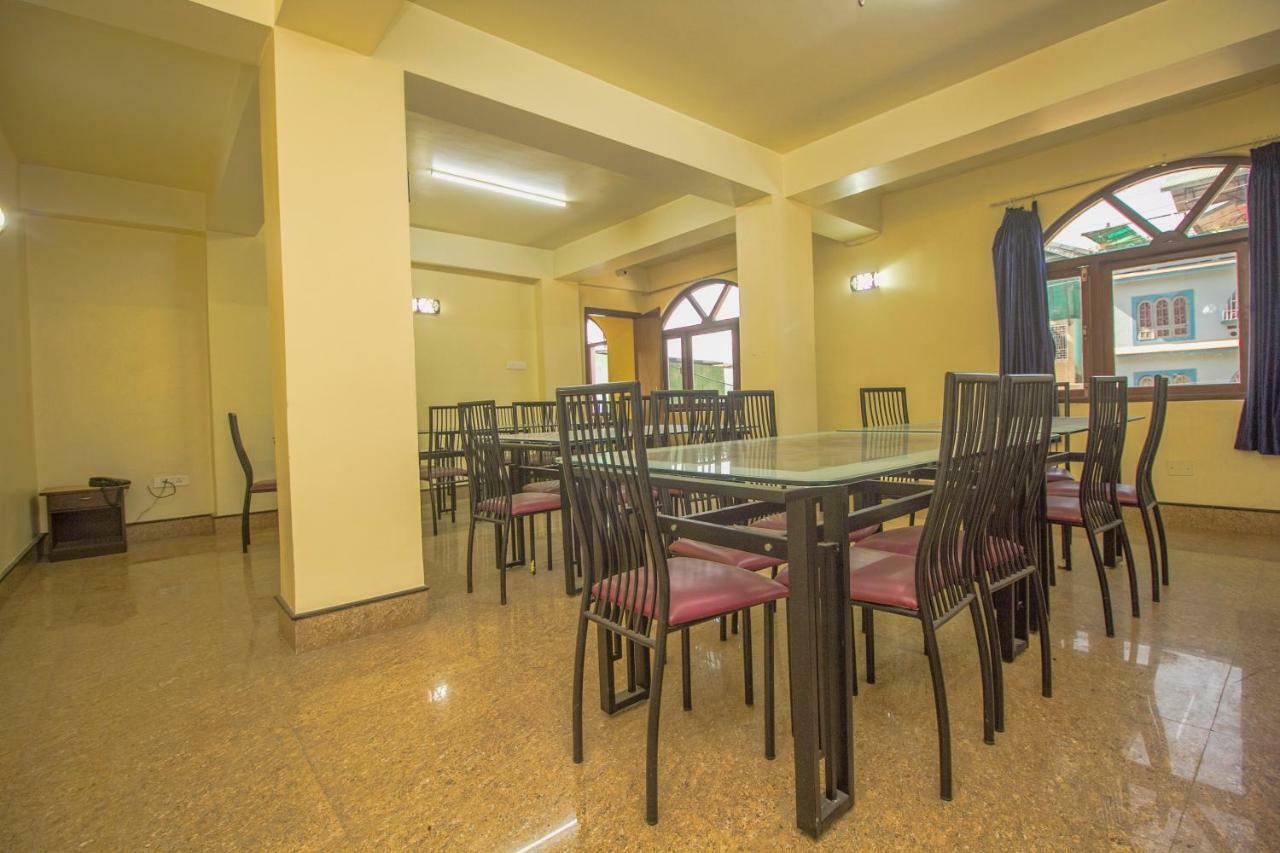 Oyo 28754 The Sunrise Residency Gangtok Bagian luar foto