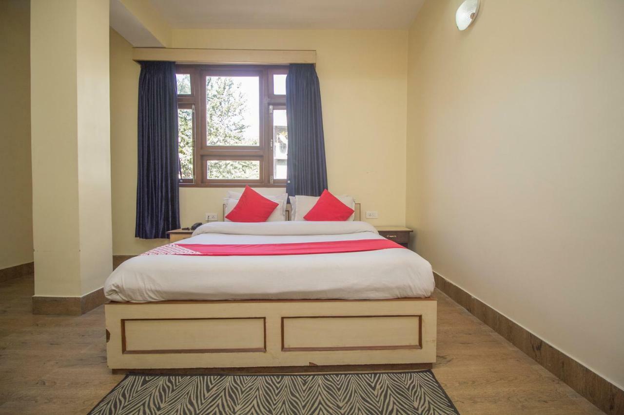 Oyo 28754 The Sunrise Residency Gangtok Bagian luar foto
