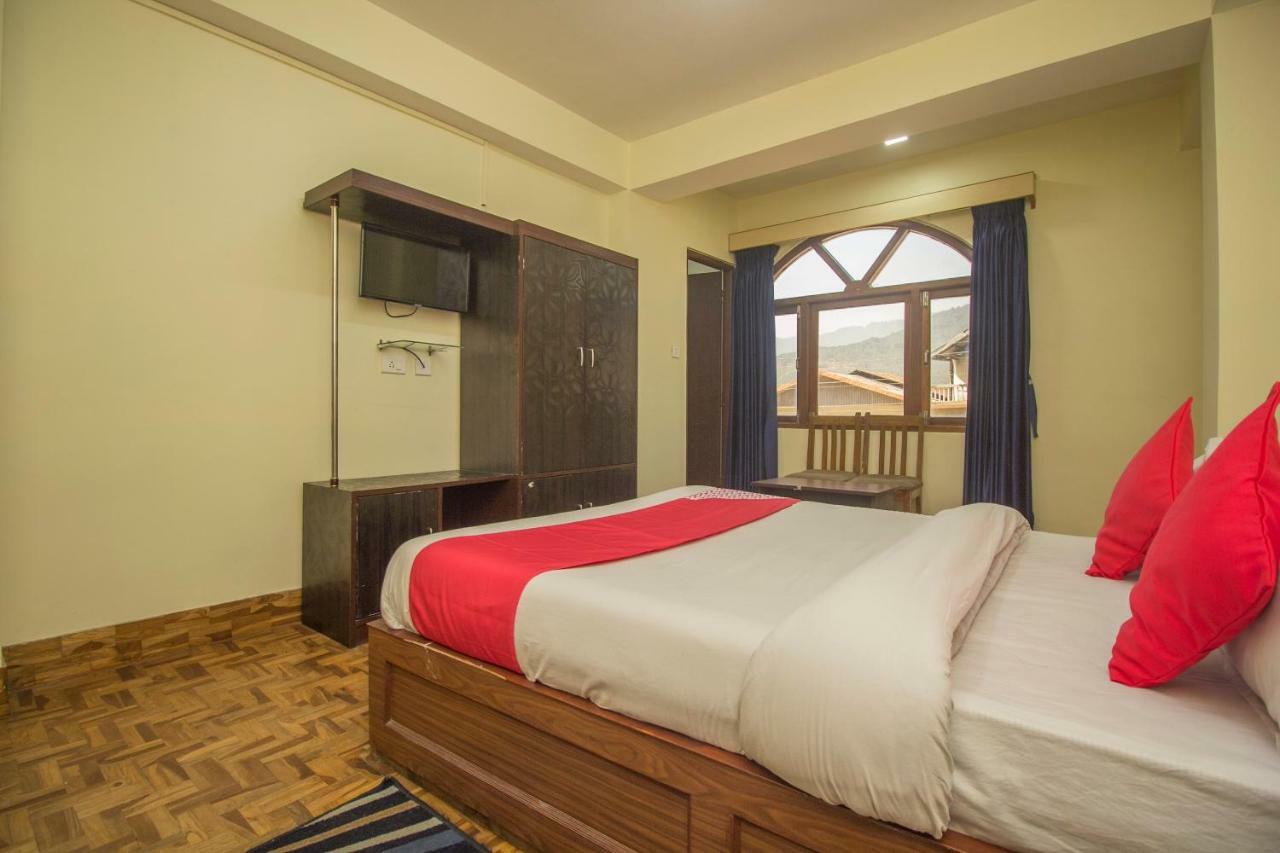 Oyo 28754 The Sunrise Residency Gangtok Bagian luar foto