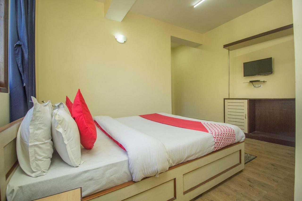 Oyo 28754 The Sunrise Residency Gangtok Bagian luar foto